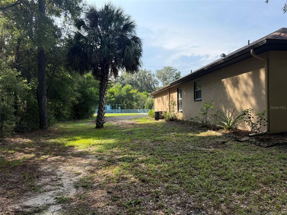 For Sale: $249,900 (3 beds, 2 baths, 1279 Square Feet)