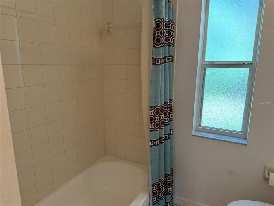 For Sale: $249,900 (3 beds, 2 baths, 1279 Square Feet)