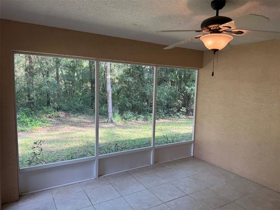 For Sale: $249,900 (3 beds, 2 baths, 1279 Square Feet)