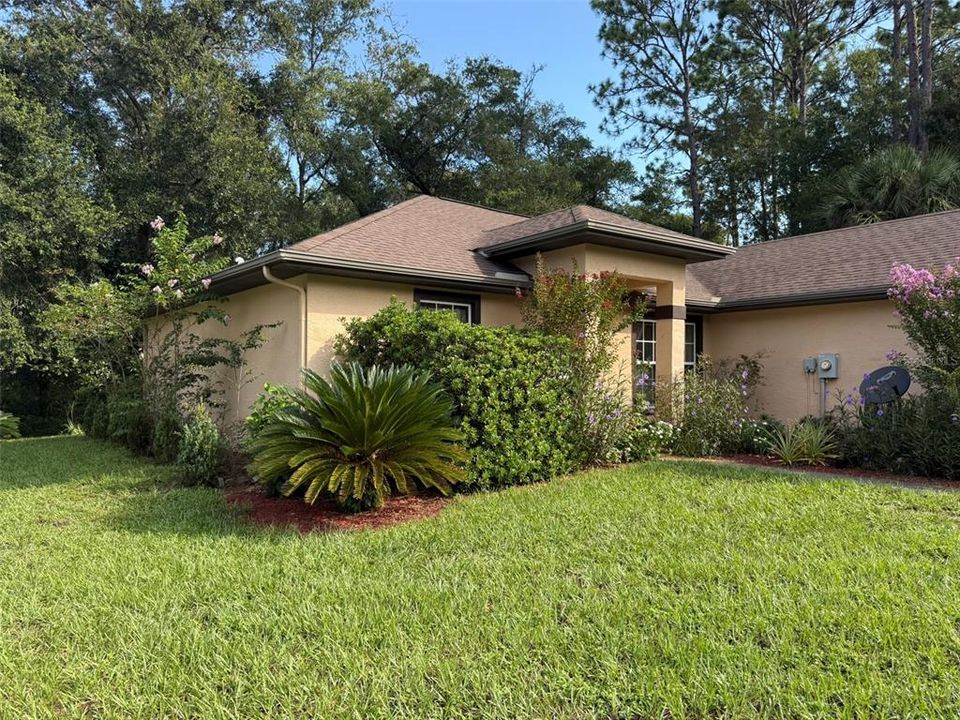 For Sale: $249,900 (3 beds, 2 baths, 1279 Square Feet)