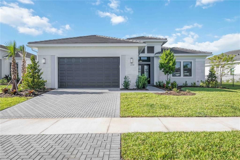 Active With Contract: $1,095,000 (3 beds, 3 baths, 3000 Square Feet)