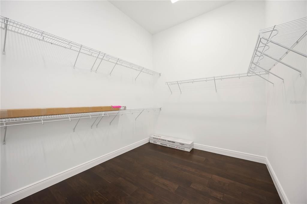 Active With Contract: $1,095,000 (3 beds, 3 baths, 3000 Square Feet)