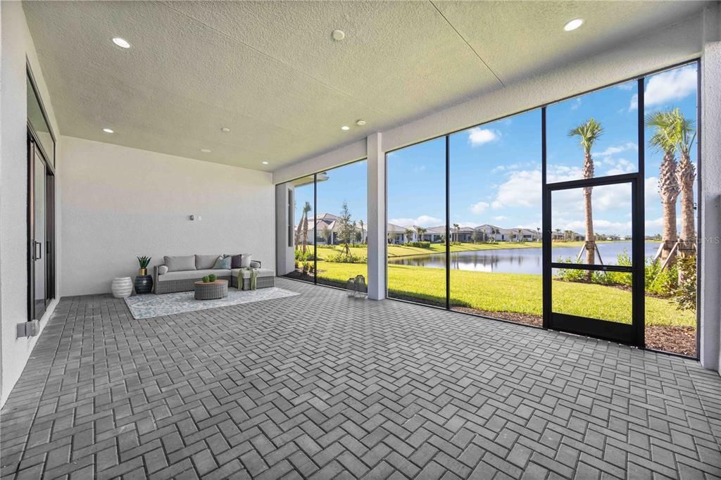 Active With Contract: $1,095,000 (3 beds, 3 baths, 3000 Square Feet)