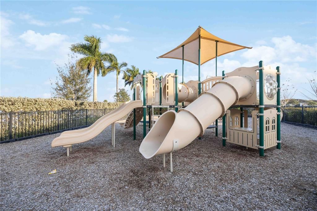 Active With Contract: $1,095,000 (3 beds, 3 baths, 3000 Square Feet)