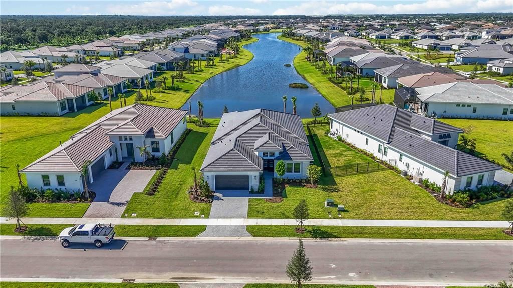 Active With Contract: $1,095,000 (3 beds, 3 baths, 3000 Square Feet)