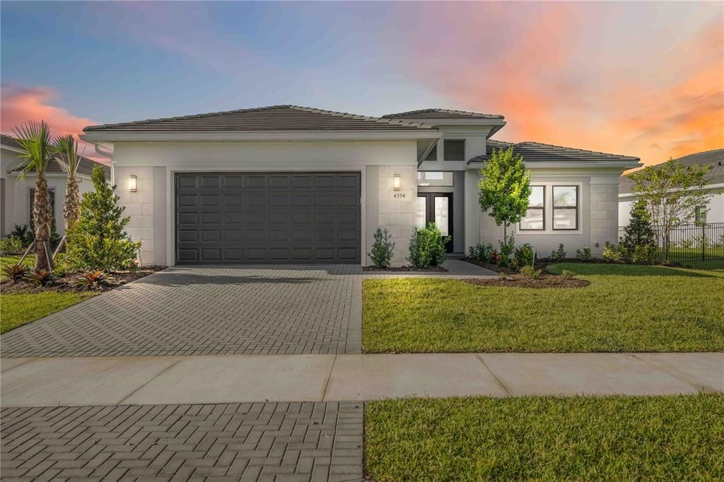 Active With Contract: $1,095,000 (3 beds, 3 baths, 3000 Square Feet)