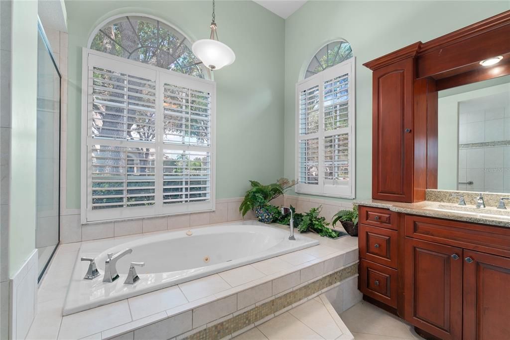 На продажу: $899,900 (4 спален, 3 ванн, 3589 Квадратных фут)