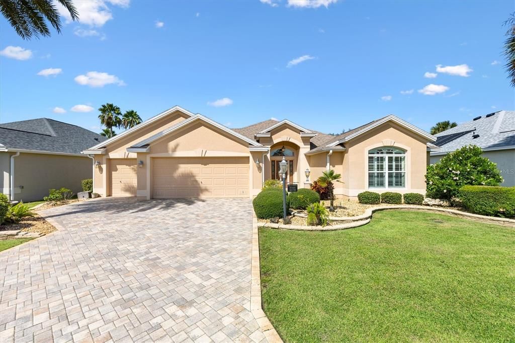 Active With Contract: $979,900 (3 beds, 3 baths, 2191 Square Feet)