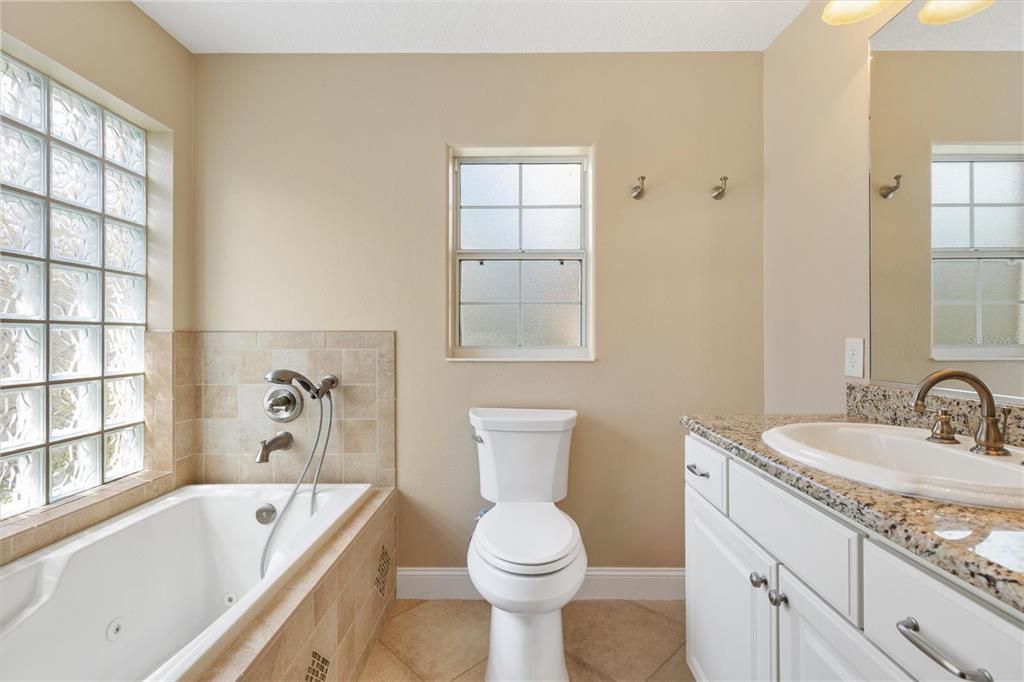 Active With Contract: $979,900 (3 beds, 3 baths, 2191 Square Feet)