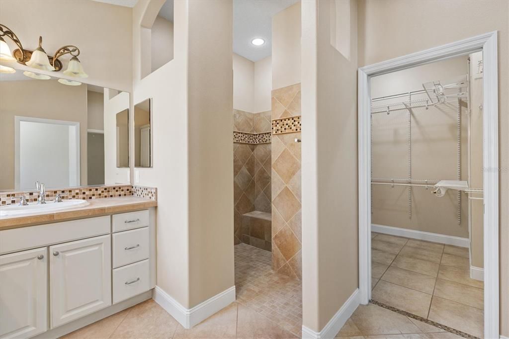 Active With Contract: $979,900 (3 beds, 3 baths, 2191 Square Feet)