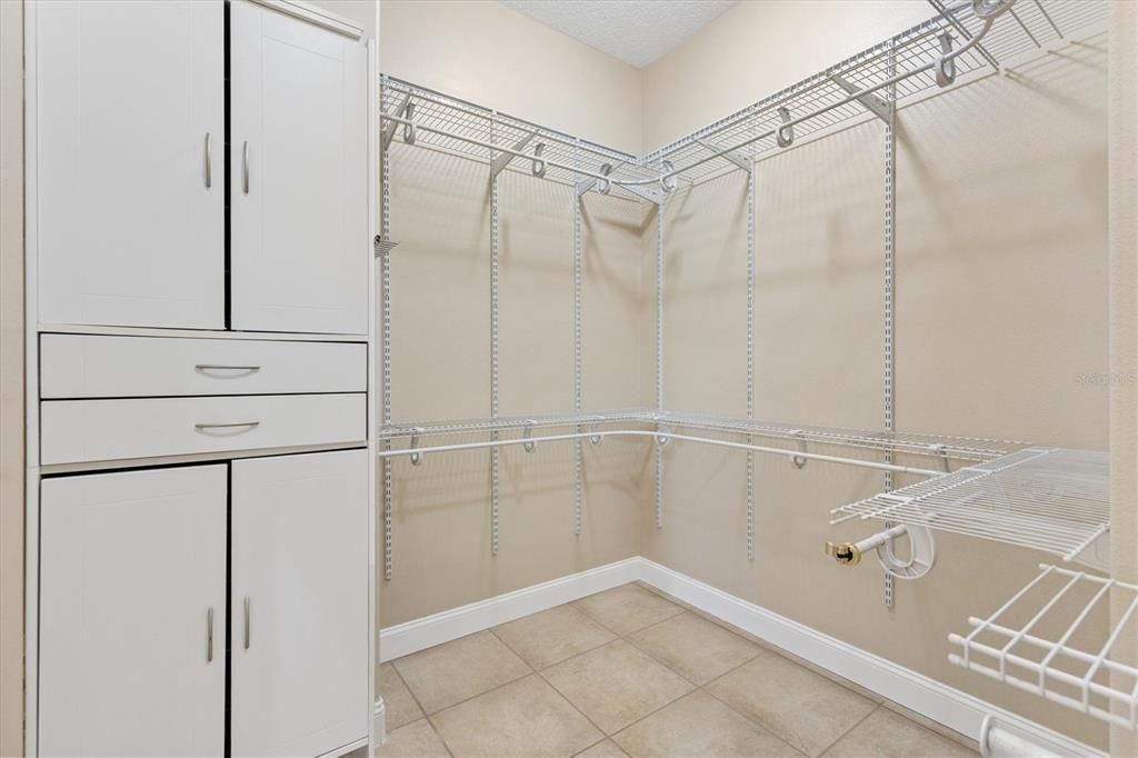 Active With Contract: $979,900 (3 beds, 3 baths, 2191 Square Feet)