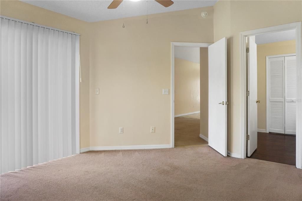 合同活跃: $1,650 (3 贝兹, 2 浴室, 1502 平方英尺)