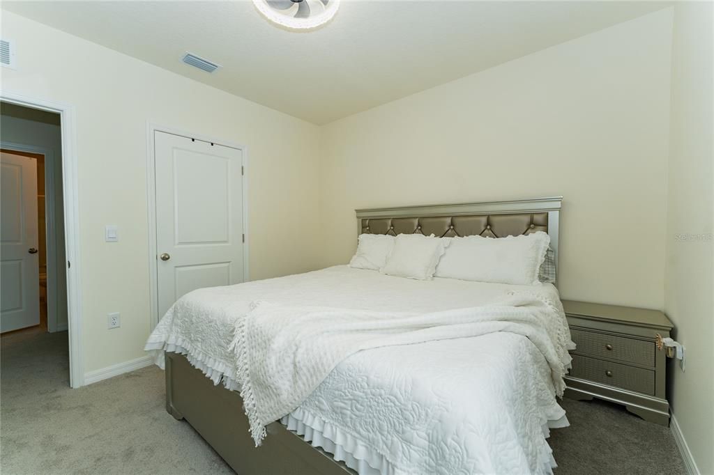 待售: $405,000 (5 贝兹, 3 浴室, 2522 平方英尺)