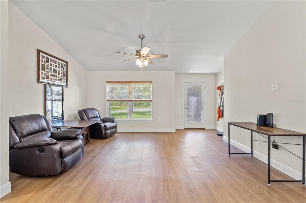 待售: $304,900 (3 贝兹, 2 浴室, 1523 平方英尺)