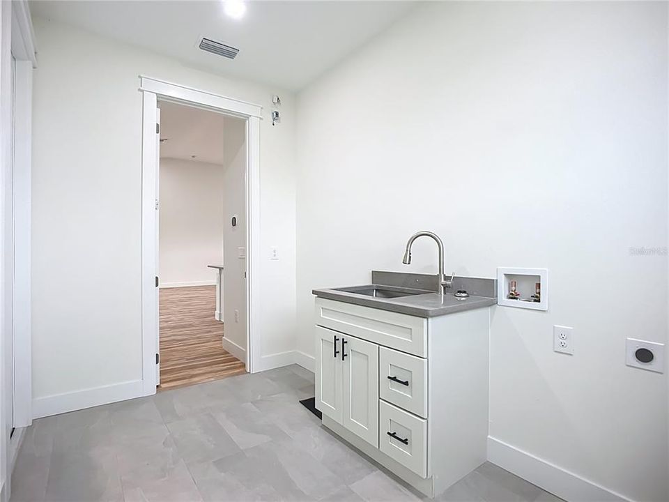 Active With Contract: $395,000 (3 beds, 2 baths, 2027 Square Feet)