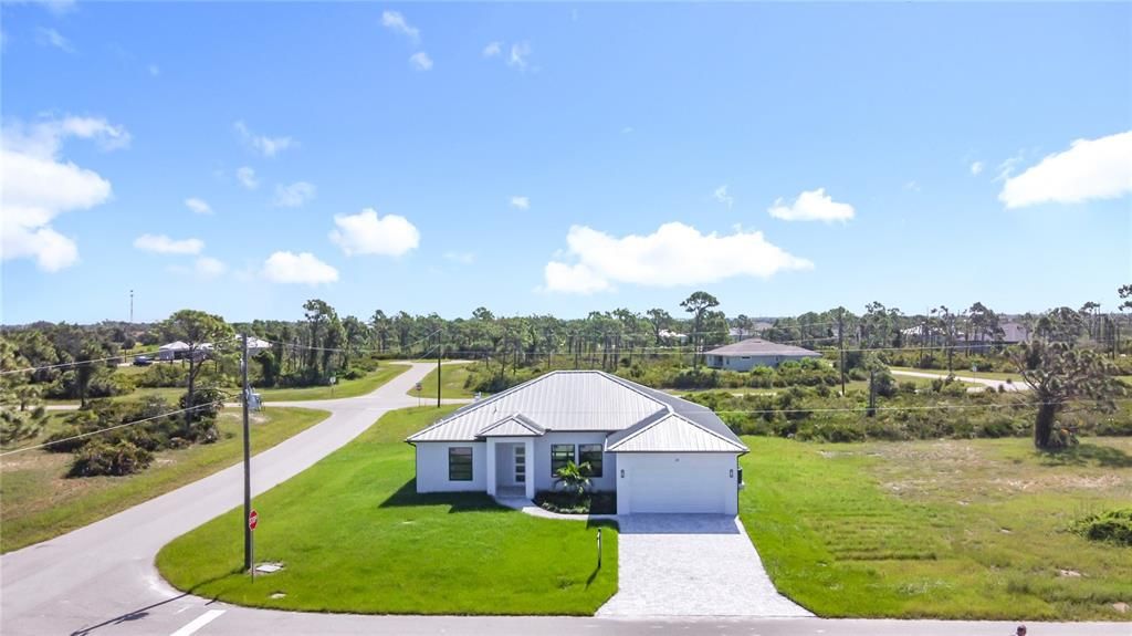 Active With Contract: $395,000 (3 beds, 2 baths, 2027 Square Feet)