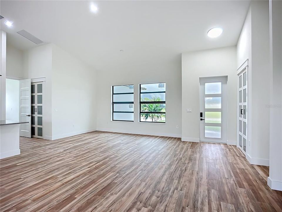 Active With Contract: $395,000 (3 beds, 2 baths, 2027 Square Feet)