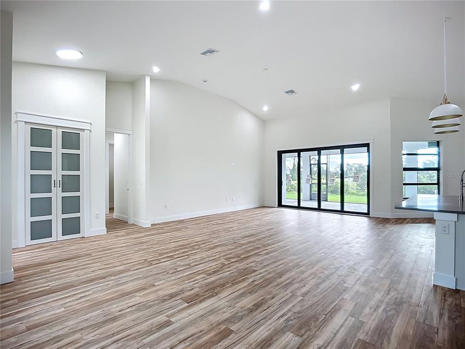 Active With Contract: $395,000 (3 beds, 2 baths, 2027 Square Feet)