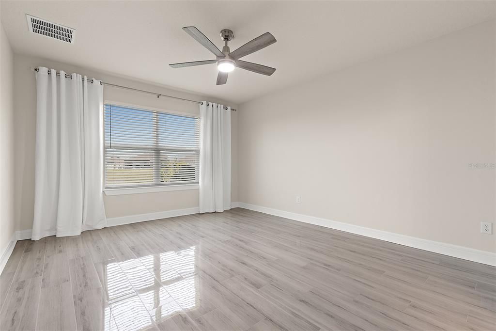 For Rent: $2,700 (4 beds, 2 baths, 1849 Square Feet)