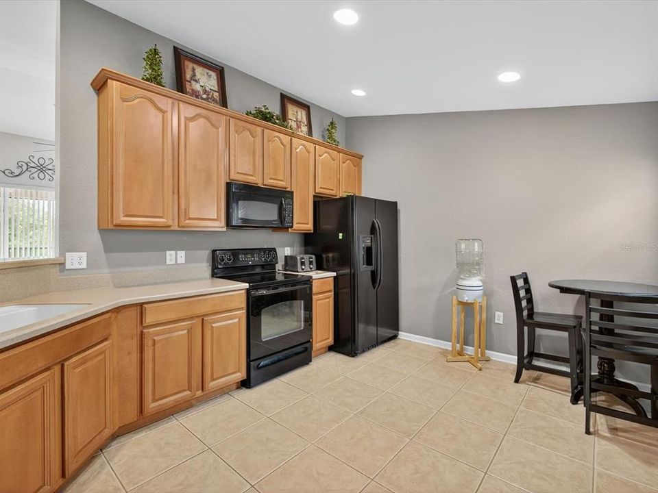 待售: $235,000 (2 贝兹, 2 浴室, 1893 平方英尺)