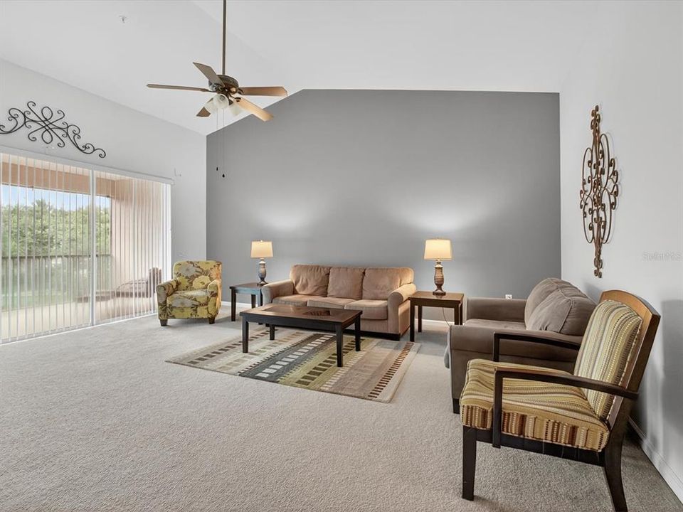 待售: $235,000 (2 贝兹, 2 浴室, 1893 平方英尺)