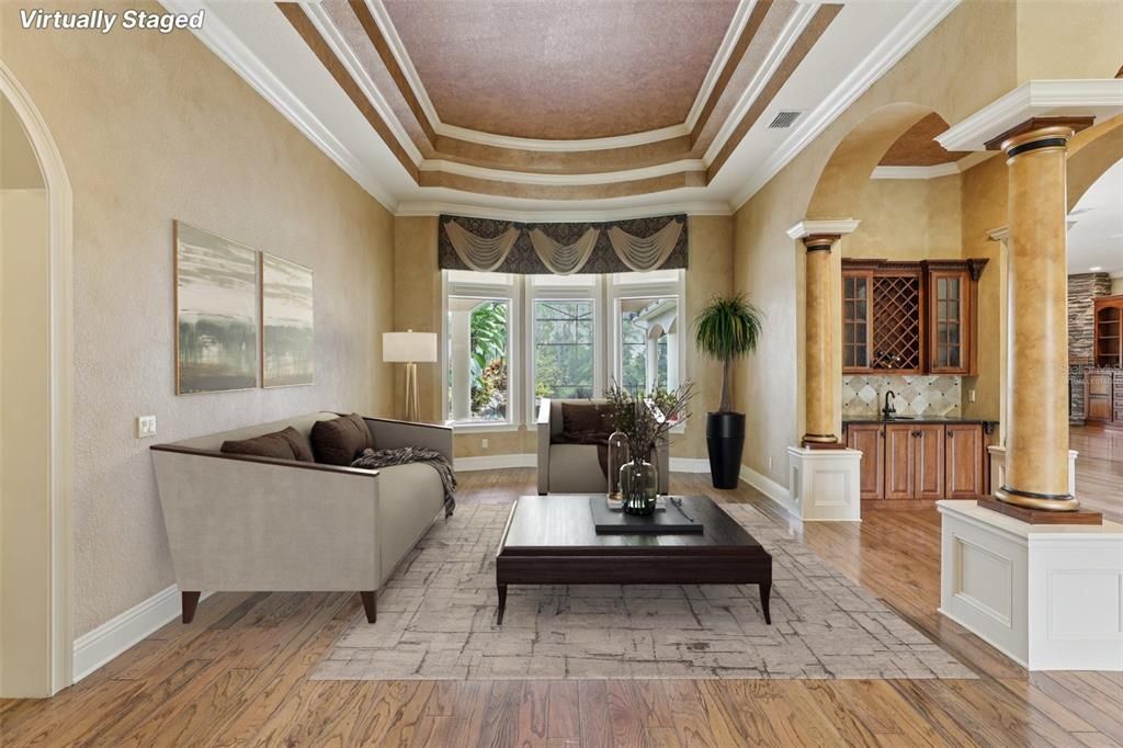 合同活跃: $1,369,000 (5 贝兹, 4 浴室, 5632 平方英尺)