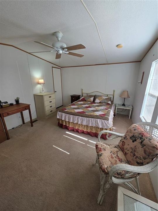 待售: $140,000 (2 贝兹, 2 浴室, 1056 平方英尺)