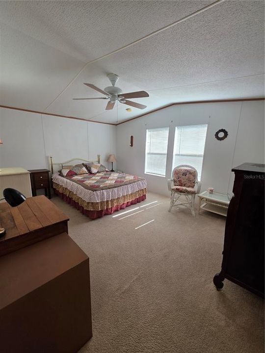 待售: $140,000 (2 贝兹, 2 浴室, 1056 平方英尺)