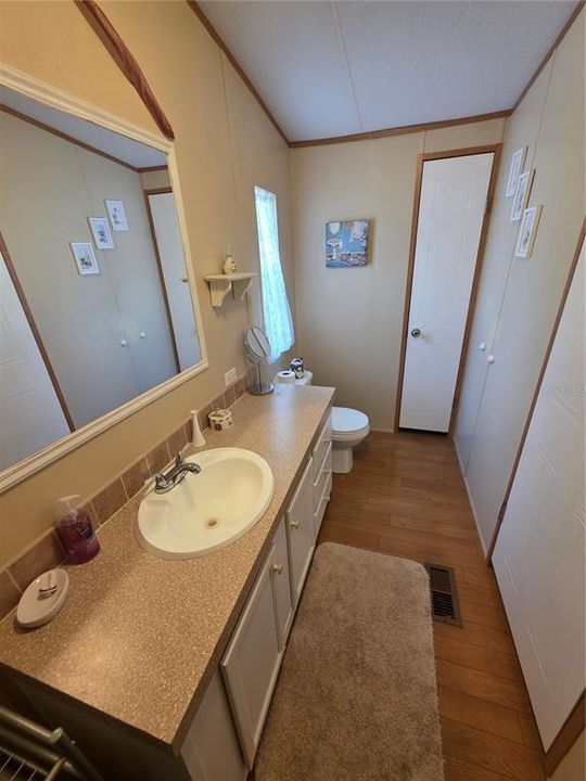 待售: $140,000 (2 贝兹, 2 浴室, 1056 平方英尺)