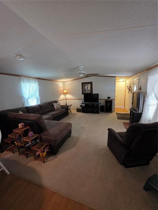 待售: $140,000 (2 贝兹, 2 浴室, 1056 平方英尺)