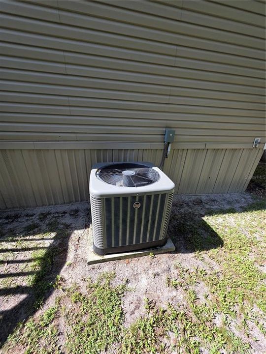 待售: $140,000 (2 贝兹, 2 浴室, 1056 平方英尺)