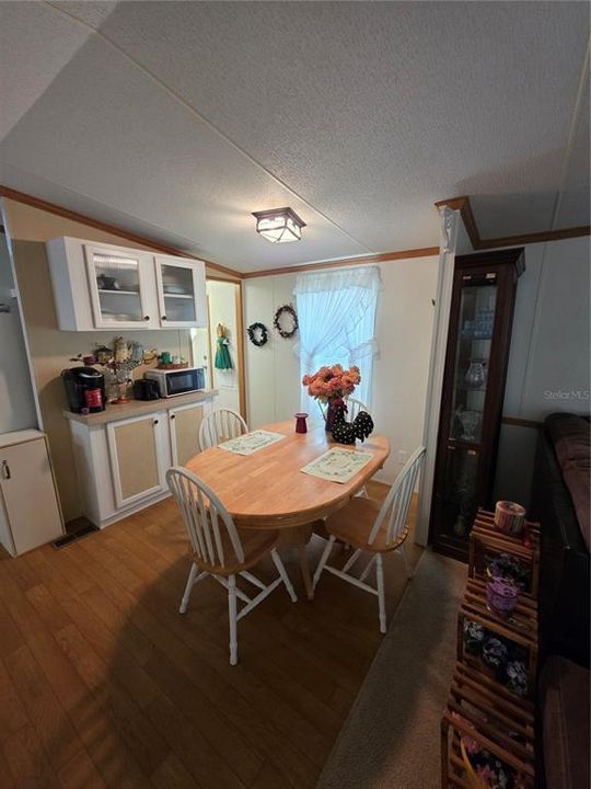 待售: $140,000 (2 贝兹, 2 浴室, 1056 平方英尺)