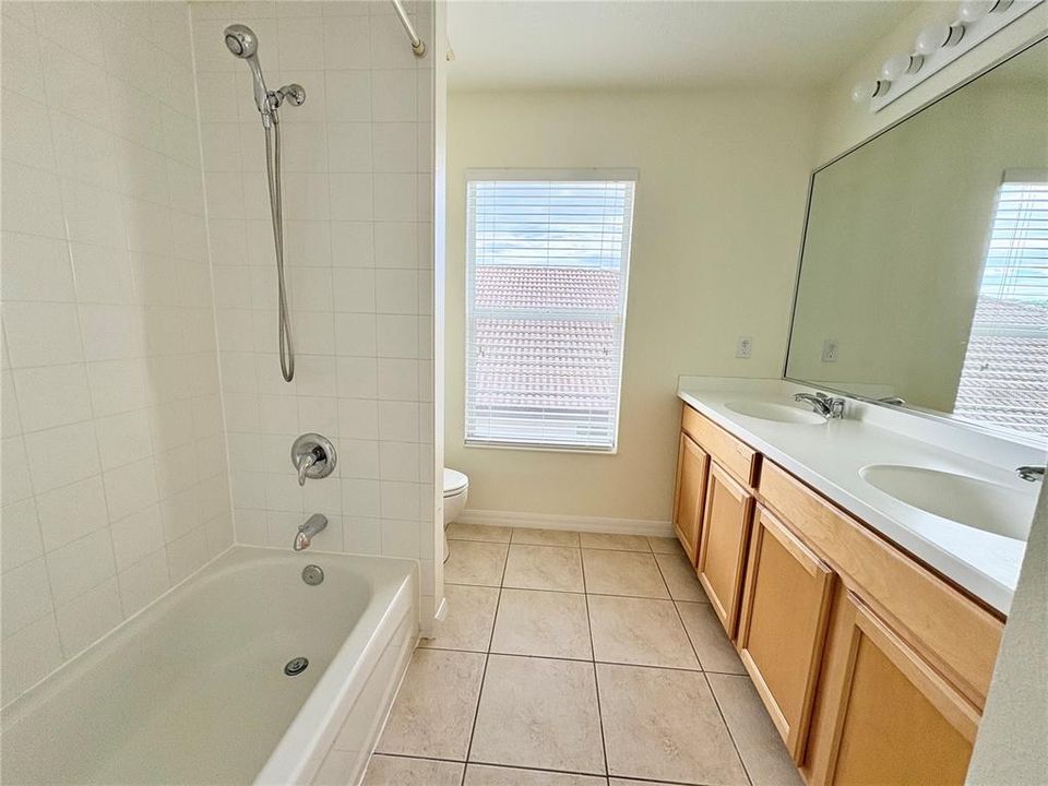 Под контрактом: $2,395 (3 спален, 2 ванн, 1980 Квадратных фут)