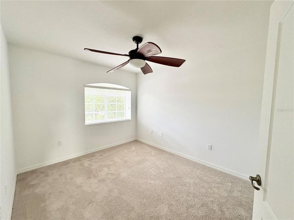 Под контрактом: $2,395 (3 спален, 2 ванн, 1980 Квадратных фут)