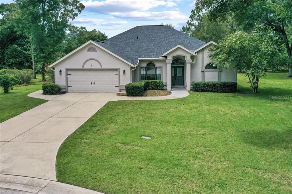 Recently Sold: $390,000 (3 beds, 2 baths, 2557 Square Feet)