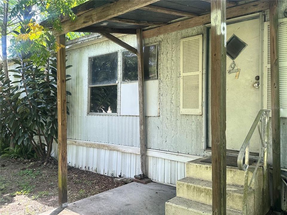 For Sale: $160,000 (3 beds, 2 baths, 1344 Square Feet)