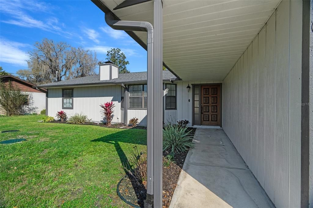 合同活跃: $299,900 (3 贝兹, 2 浴室, 1530 平方英尺)