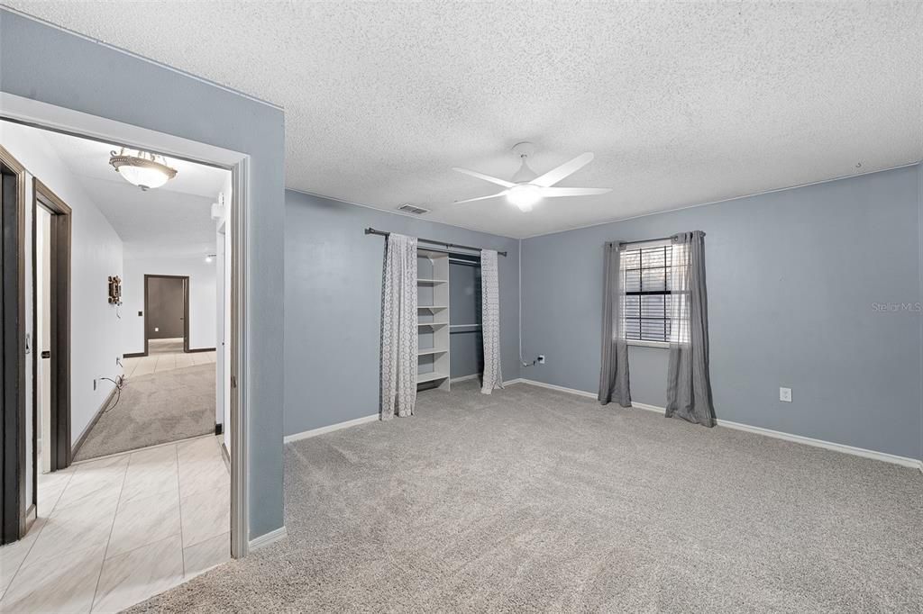 合同活跃: $299,900 (3 贝兹, 2 浴室, 1530 平方英尺)