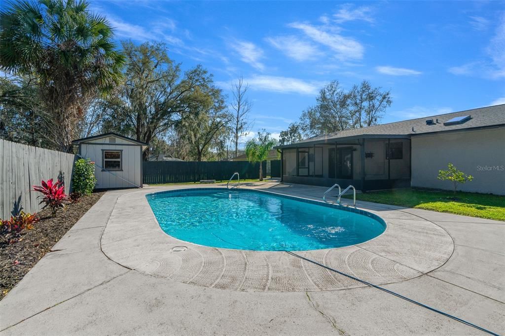 合同活跃: $299,900 (3 贝兹, 2 浴室, 1530 平方英尺)