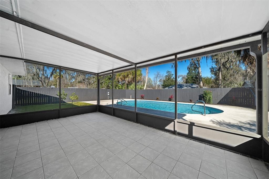 合同活跃: $299,900 (3 贝兹, 2 浴室, 1530 平方英尺)