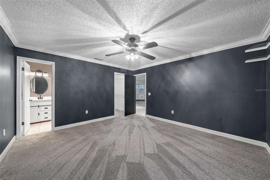 合同活跃: $299,900 (3 贝兹, 2 浴室, 1530 平方英尺)