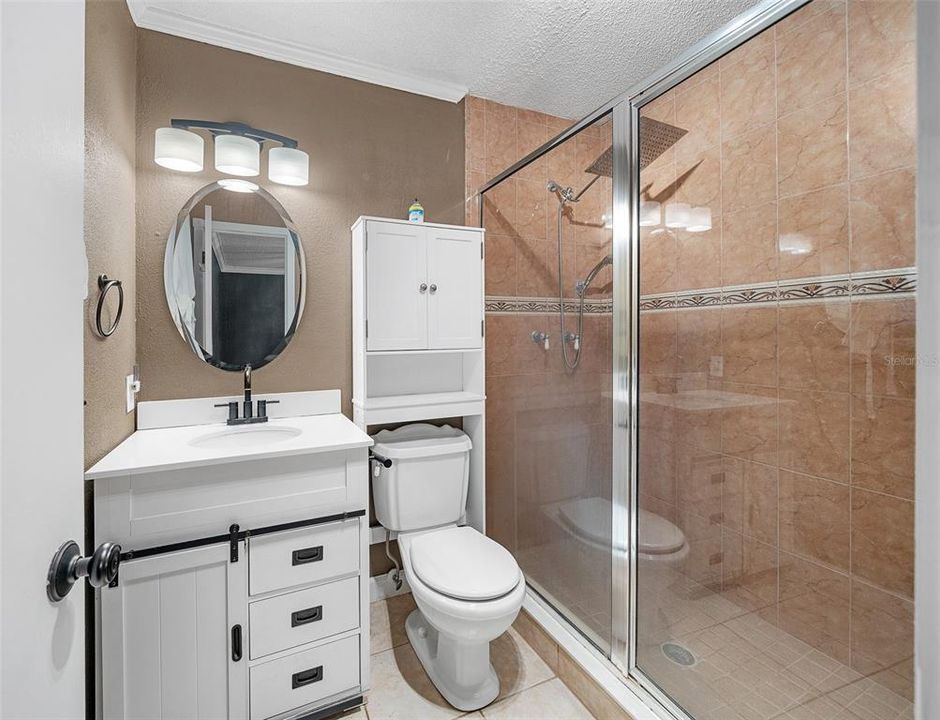 合同活跃: $299,900 (3 贝兹, 2 浴室, 1530 平方英尺)