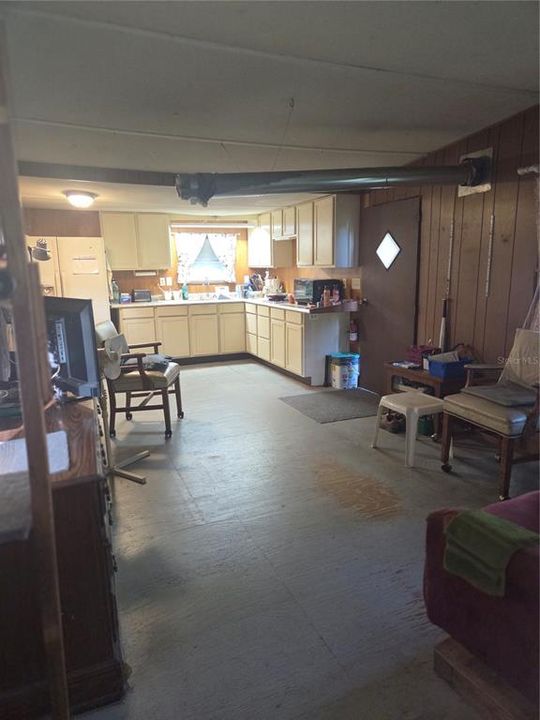 Active With Contract: $150,000 (2 beds, 1 baths, 672 Square Feet)