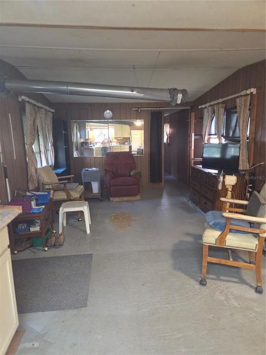 Active With Contract: $150,000 (2 beds, 1 baths, 672 Square Feet)