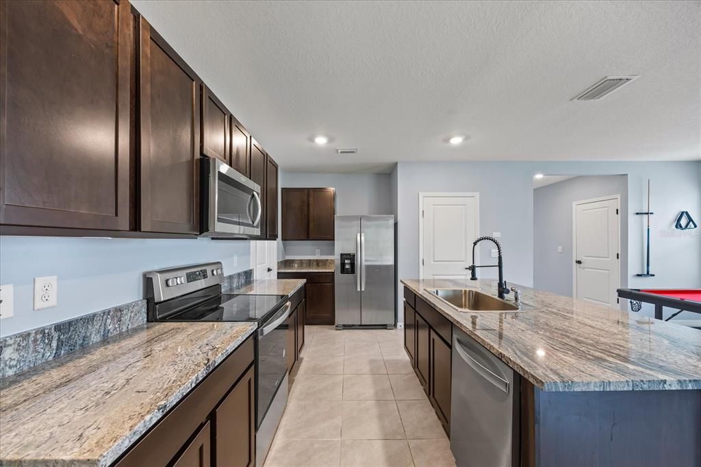 For Rent: $2,600 (5 beds, 3 baths, 2522 Square Feet)