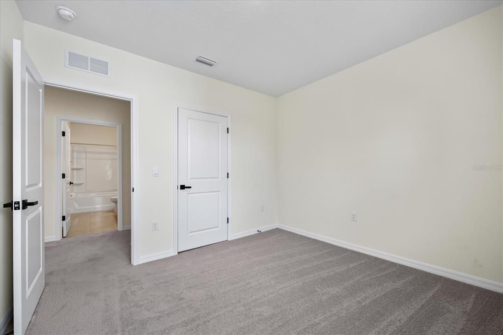 For Rent: $2,600 (5 beds, 3 baths, 2522 Square Feet)