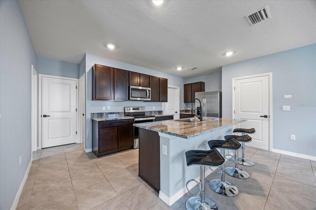 For Rent: $2,600 (5 beds, 3 baths, 2522 Square Feet)