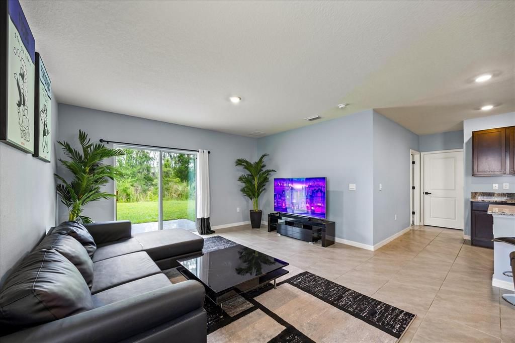 For Rent: $2,600 (5 beds, 3 baths, 2522 Square Feet)