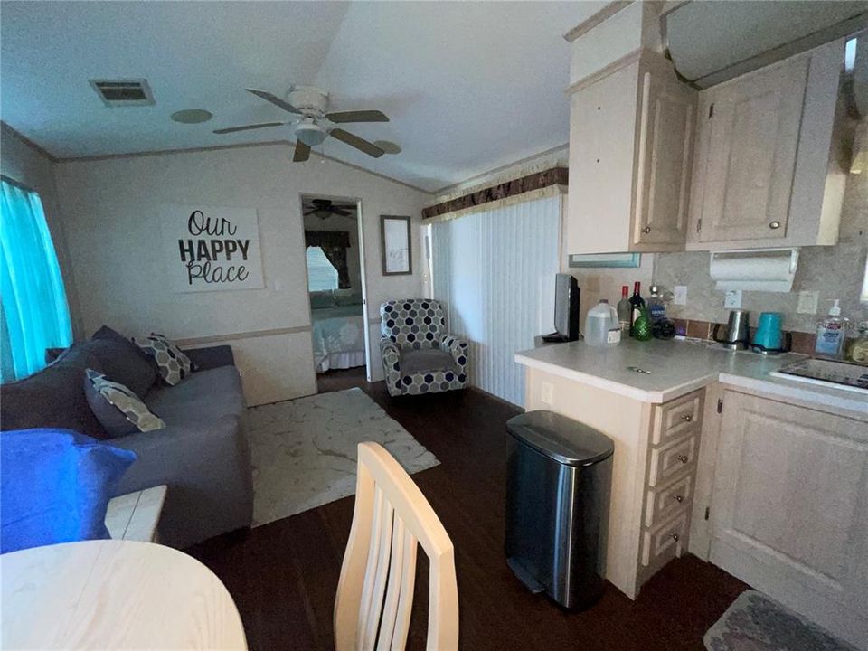 For Sale: $255,000 (2 beds, 2 baths, 492 Square Feet)