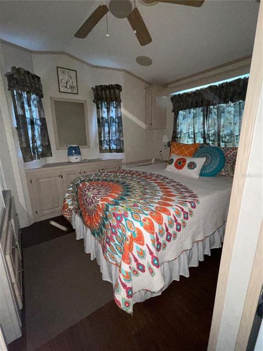 For Sale: $255,000 (2 beds, 2 baths, 492 Square Feet)